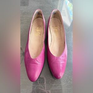 Old Money Vintage Johansen leather hot pink flats